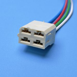 Роз'єм із дротом МАМА (внутрішній) універсальний на 4 контакти, клема 6,3 мм (пр. у Україна)
